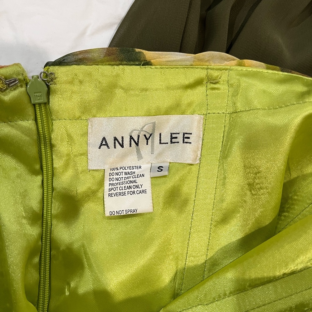 Beautiful MultiColor Dress - Picture 6 of 6